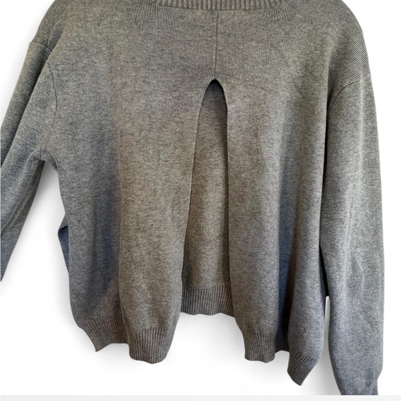 English Factory Gray Crew Neck Sweater with side and back slits size small - Picture 6 of 6